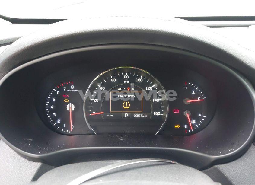 Photo 7 of 2017 Kia Sorento 3.3L EX (VIN 5XYPHDA59HG204228)