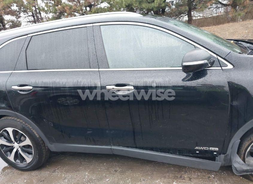Photo 13 of 2017 Kia Sorento 3.3L EX (VIN 5XYPHDA59HG231011)