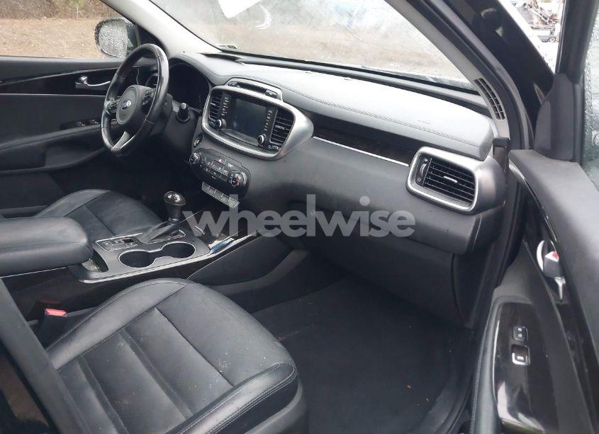 Photo 5 of 2017 Kia Sorento 3.3L EX (VIN 5XYPHDA59HG231011)