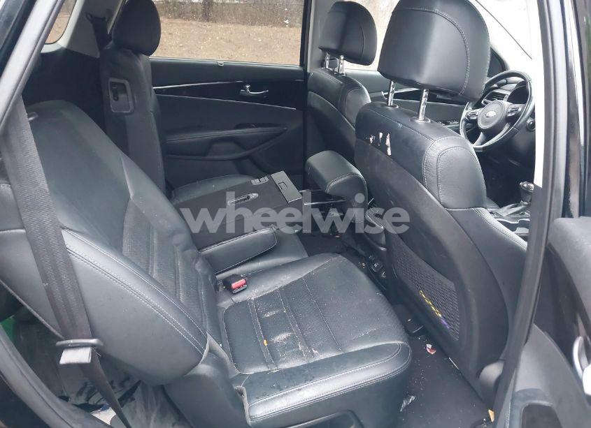 Photo 8 of 2017 Kia Sorento 3.3L EX (VIN 5XYPHDA59HG231011)