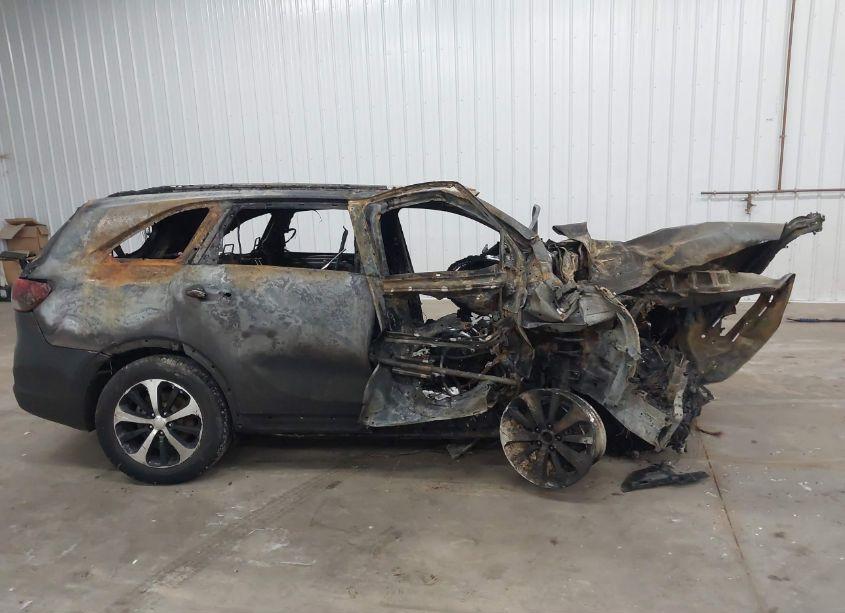 Photo 12 of 2017 Kia Sorento 3.3L EX (VIN 5XYPHDA59HG312641)