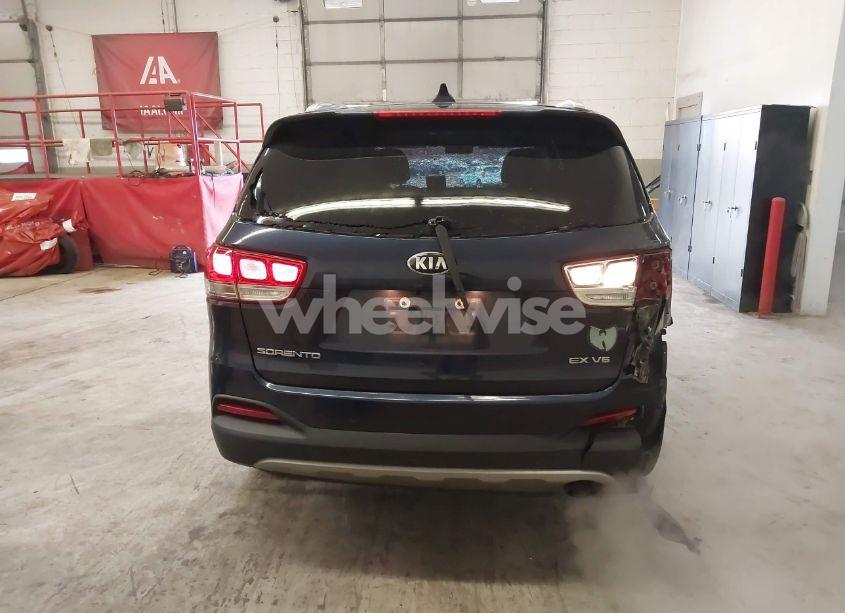 Photo 16 of 2018 Kia Sorento 3.3L EX (VIN 5XYPHDA59JG429514)
