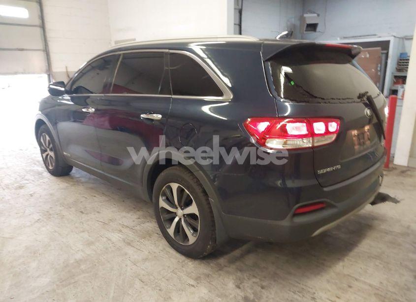 Photo 3 of 2018 Kia Sorento 3.3L EX (VIN 5XYPHDA59JG429514)