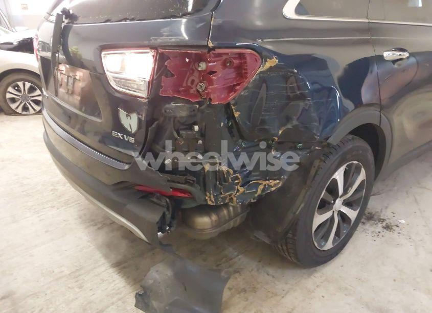 Photo 6 of 2018 Kia Sorento 3.3L EX (VIN 5XYPHDA59JG429514)