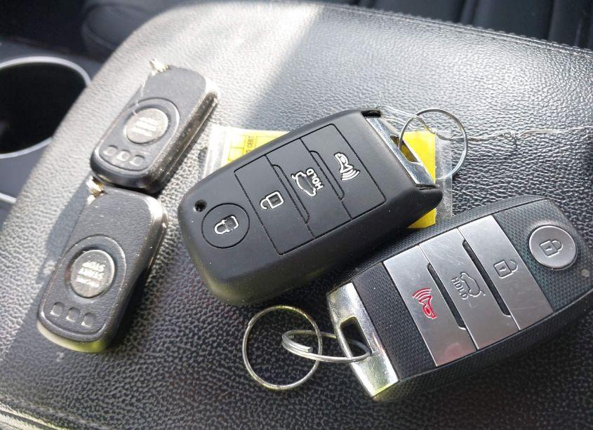 Photo 11 of 2020 Kia Sorento 3.3L EX (VIN 5XYPHDA59LG663459)