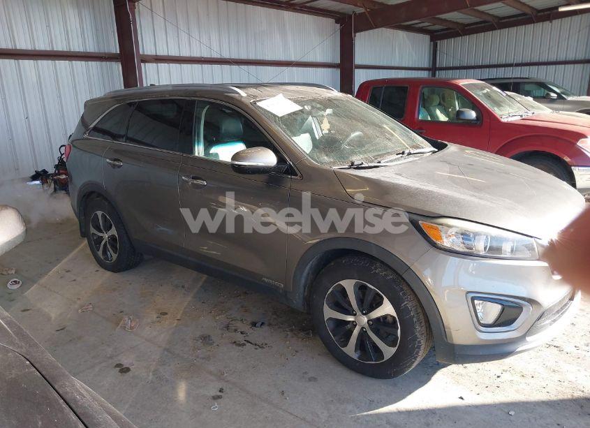 Photo 13 of 2016 Kia Sorento 3.3L EX (VIN 5XYPHDA5XGG006255)