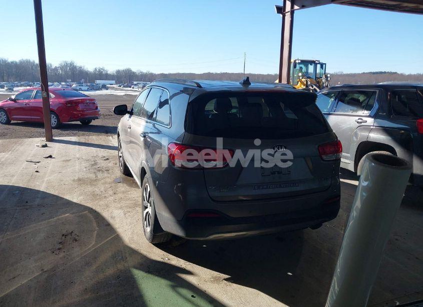 Photo 3 of 2016 Kia Sorento 3.3L EX (VIN 5XYPHDA5XGG006255)