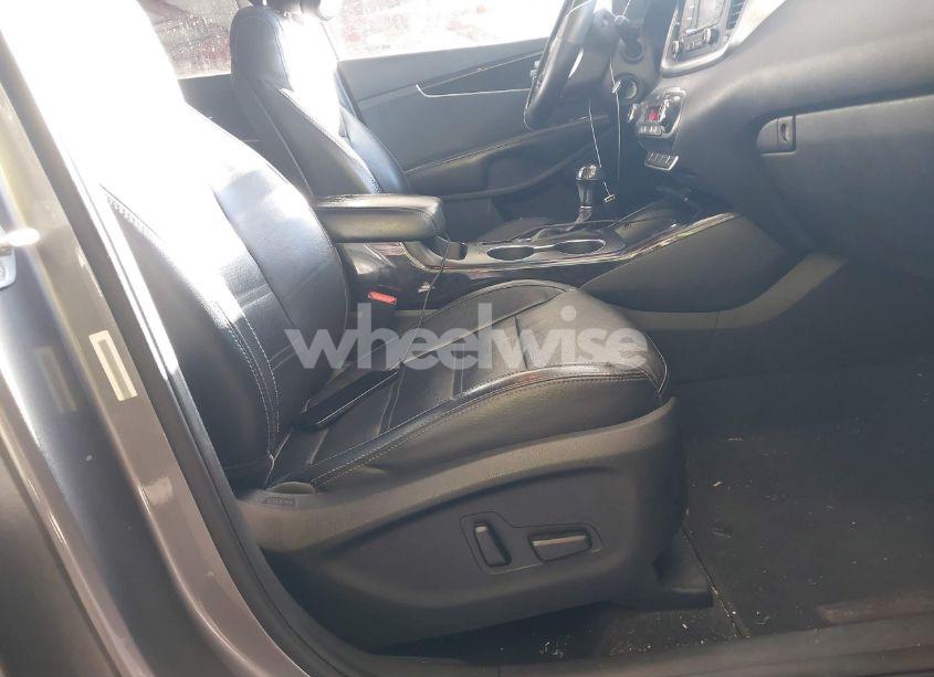 Photo 5 of 2016 Kia Sorento 3.3L EX (VIN 5XYPHDA5XGG006255)