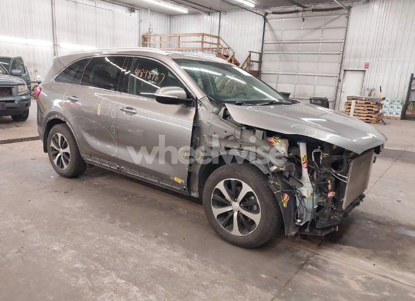 2018 Kia Sorento 3.3L EX (VIN 5XYPHDA5XJG345993) main photo