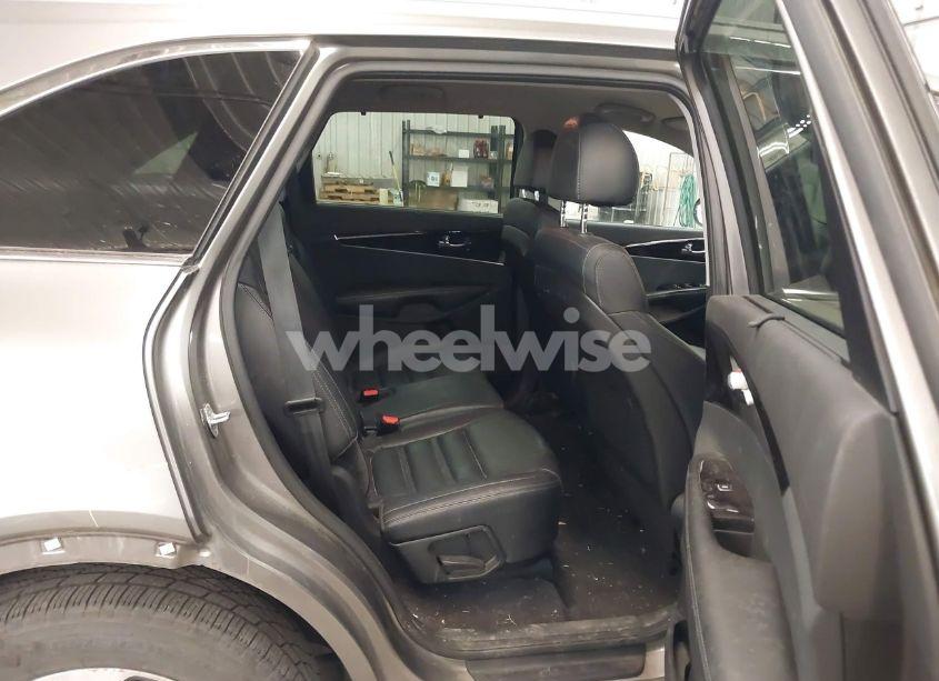 Photo 8 of 2018 Kia Sorento 3.3L EX (VIN 5XYPHDA5XJG345993)