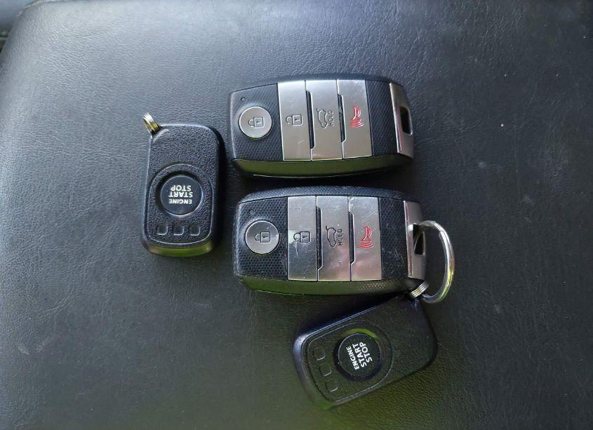 Photo 11 of 2018 Kia Sorento 3.3L EX (VIN 5XYPHDA5XJG380243)