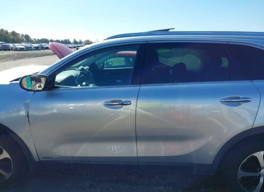 Photo 15 of 2018 Kia Sorento 3.3L EX (VIN 5XYPHDA5XJG380243)
