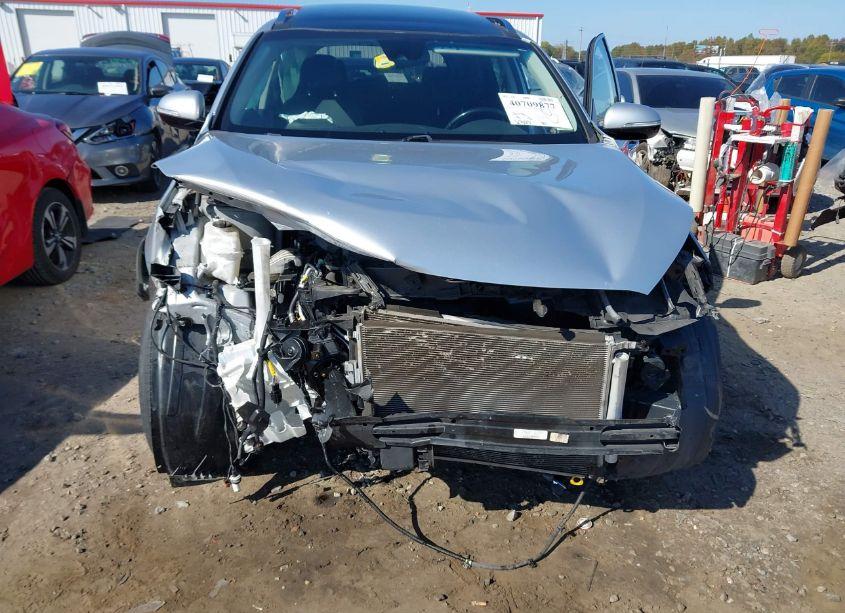 Photo 6 of 2018 Kia Sorento 3.3L EX (VIN 5XYPHDA5XJG380243)