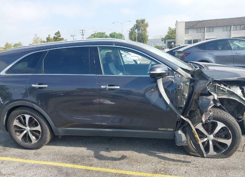 Photo 14 of 2018 Kia Sorento 3.3L EX (VIN 5XYPHDA5XJG427786)