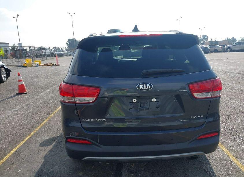 Photo 17 of 2018 Kia Sorento 3.3L EX (VIN 5XYPHDA5XJG427786)