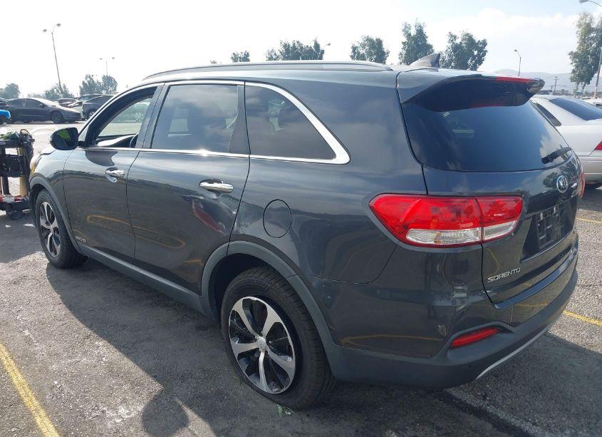 Photo 3 of 2018 Kia Sorento 3.3L EX (VIN 5XYPHDA5XJG427786)