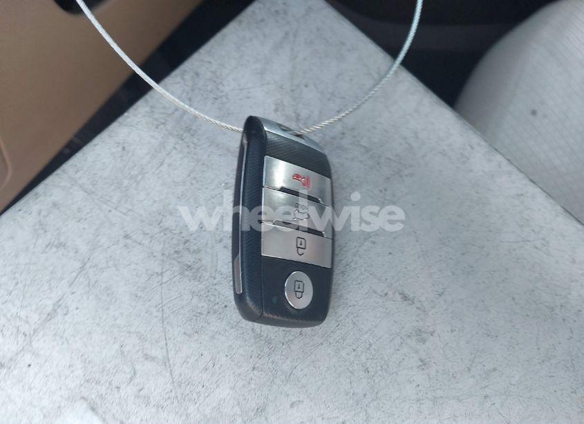 Photo 11 of 2019 Kia Sorento 3.3L EX (VIN 5XYPHDA5XKG537867)