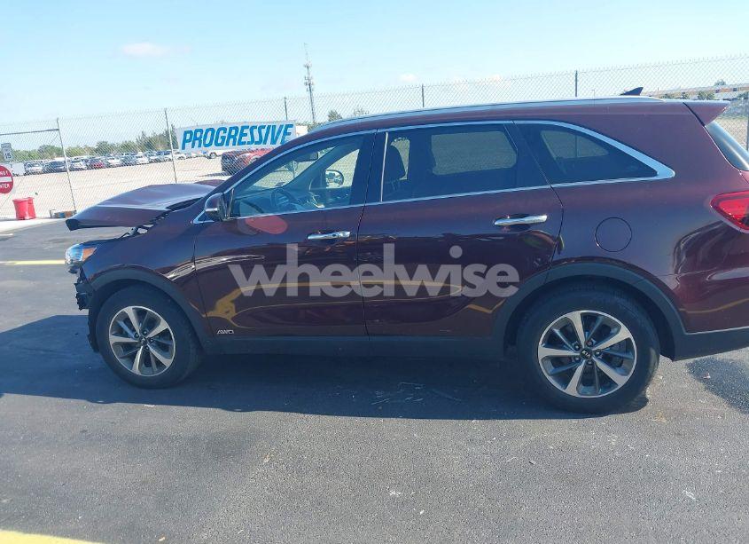 Photo 15 of 2019 Kia Sorento 3.3L EX (VIN 5XYPHDA5XKG537867)