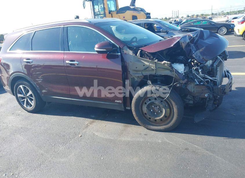 Photo 18 of 2019 Kia Sorento 3.3L EX (VIN 5XYPHDA5XKG537867)