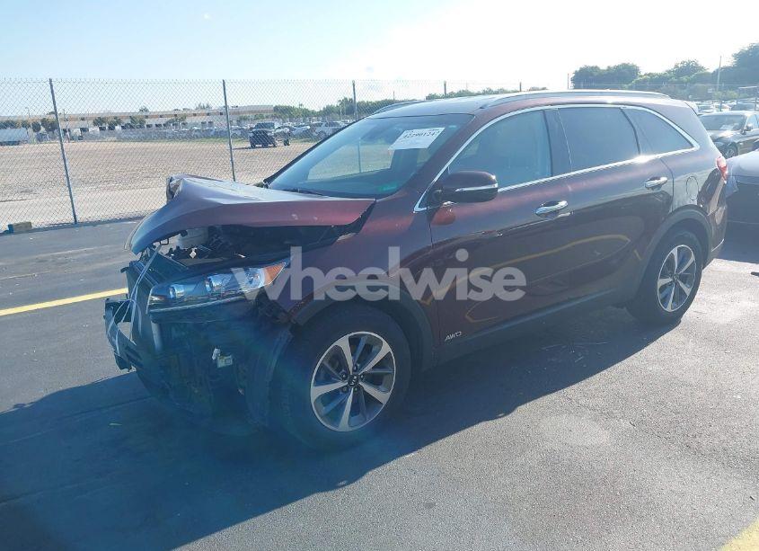 Photo 2 of 2019 Kia Sorento 3.3L EX (VIN 5XYPHDA5XKG537867)