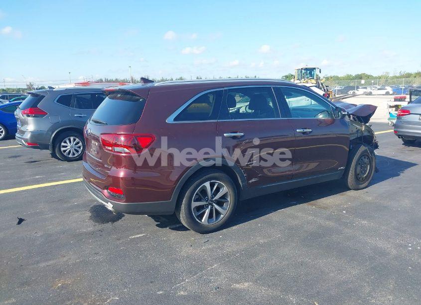 Photo 4 of 2019 Kia Sorento 3.3L EX (VIN 5XYPHDA5XKG537867)