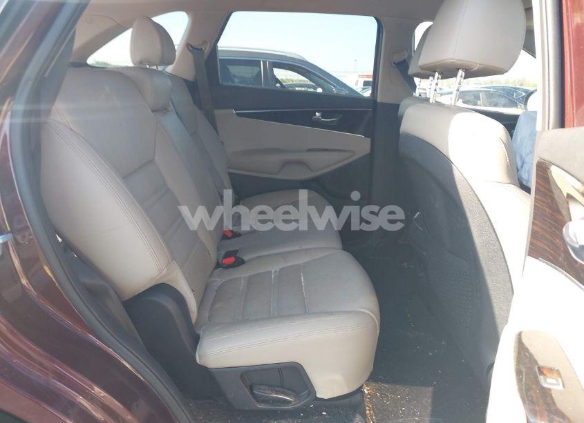 Photo 8 of 2019 Kia Sorento 3.3L EX (VIN 5XYPHDA5XKG537867)