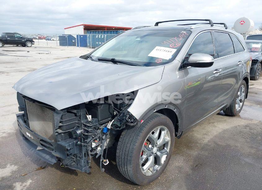 Photo 2 of 2017 Kia Sorento 3.3L SX (VIN 5XYPK4A50HG238723)