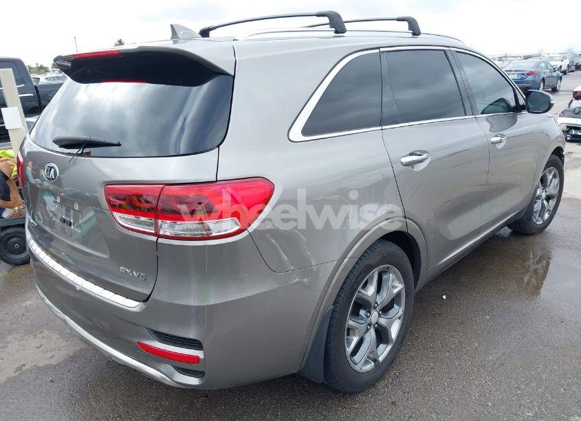 Photo 4 of 2017 Kia Sorento 3.3L SX (VIN 5XYPK4A50HG238723)