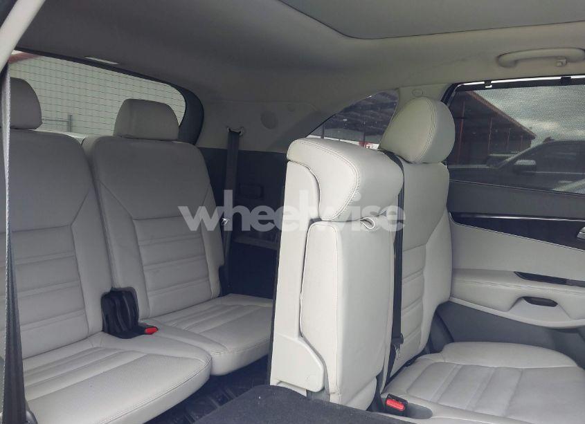 Photo 8 of 2017 Kia Sorento 3.3L SX (VIN 5XYPK4A50HG238723)