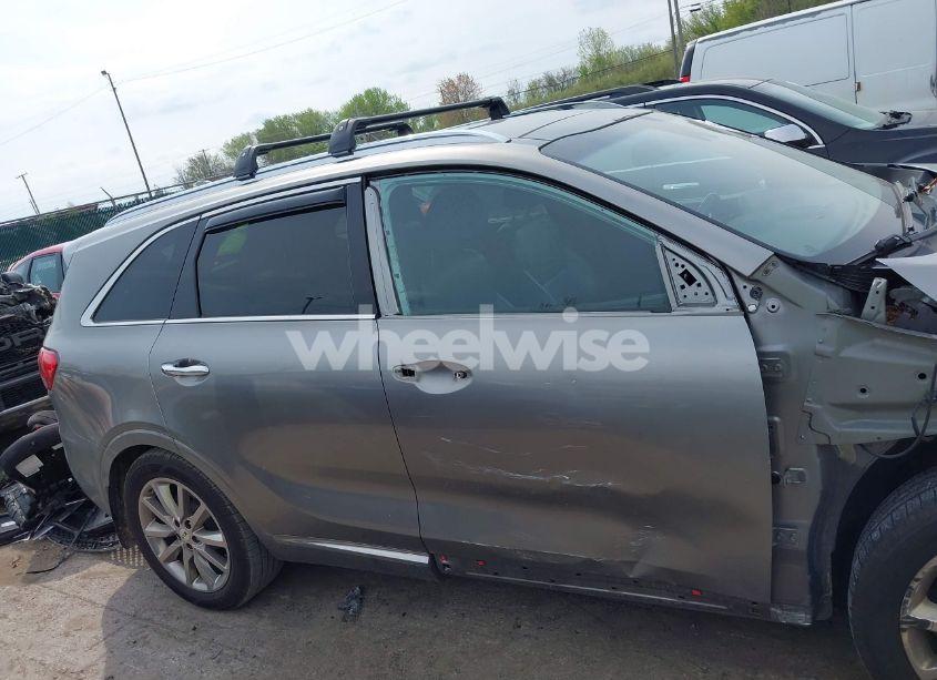 Photo 14 of 2018 Kia Sorento 3.3L SXL (VIN 5XYPK4A50JG362836)