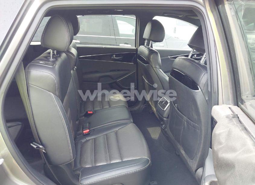 Photo 8 of 2018 Kia Sorento 3.3L SXL (VIN 5XYPK4A50JG362836)