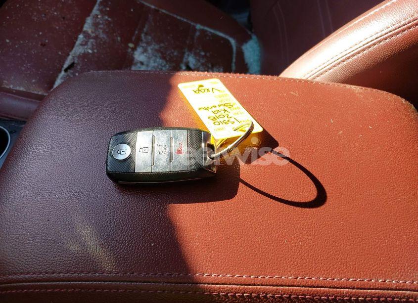 Photo 11 of 2018 Kia Sorento 3.3L SX (VIN 5XYPK4A51JG369469)