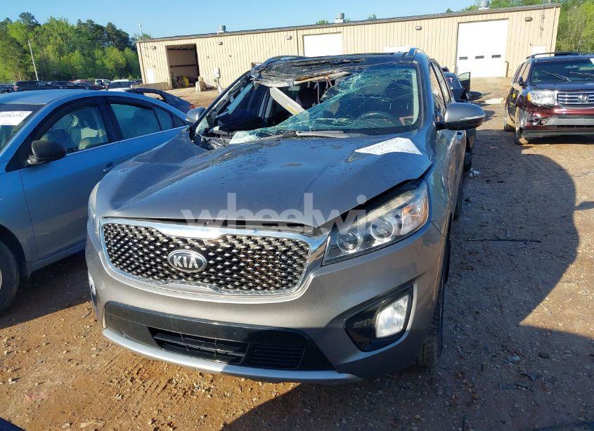 Photo 12 of 2018 Kia Sorento 3.3L SX (VIN 5XYPK4A51JG369469)