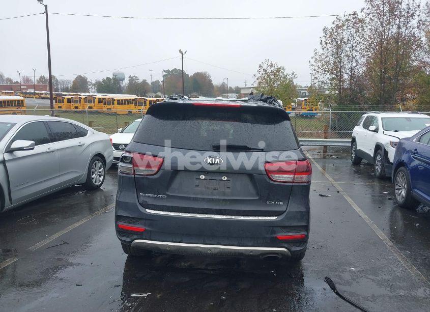 Photo 16 of 2018 Kia Sorento 3.3L SX (VIN 5XYPK4A51JG378138)