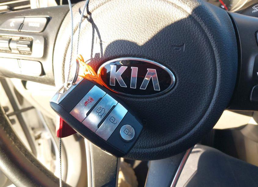 Photo 11 of 2016 Kia Sorento 3.3L SX (VIN 5XYPK4A52GG073529)