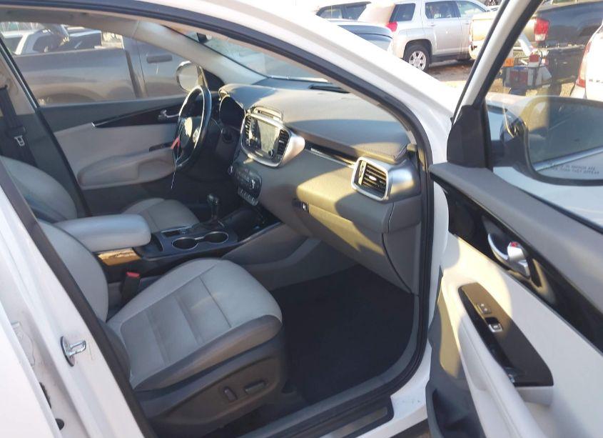 Photo 5 of 2016 Kia Sorento 3.3L SX (VIN 5XYPK4A52GG073529)