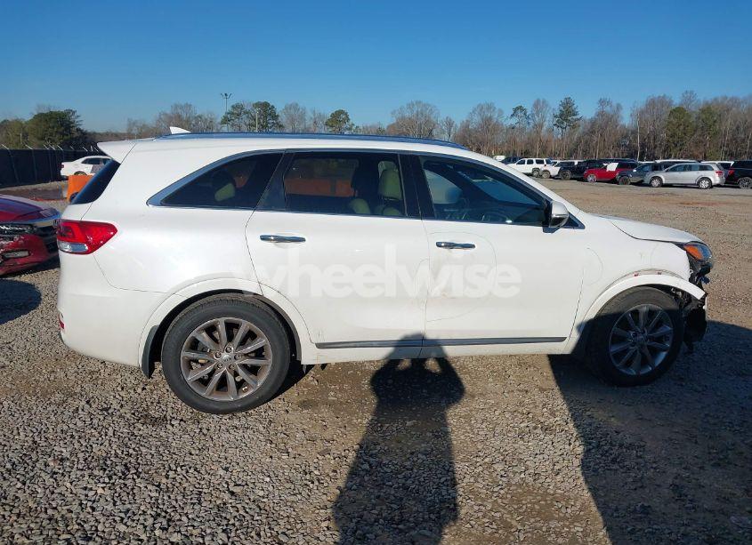 Photo 13 of 2017 Kia Sorento 3.3L SXL (VIN 5XYPK4A52HG304494)