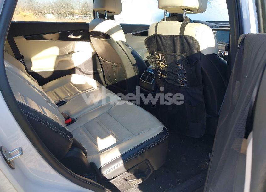 Photo 8 of 2017 Kia Sorento 3.3L SXL (VIN 5XYPK4A52HG304494)