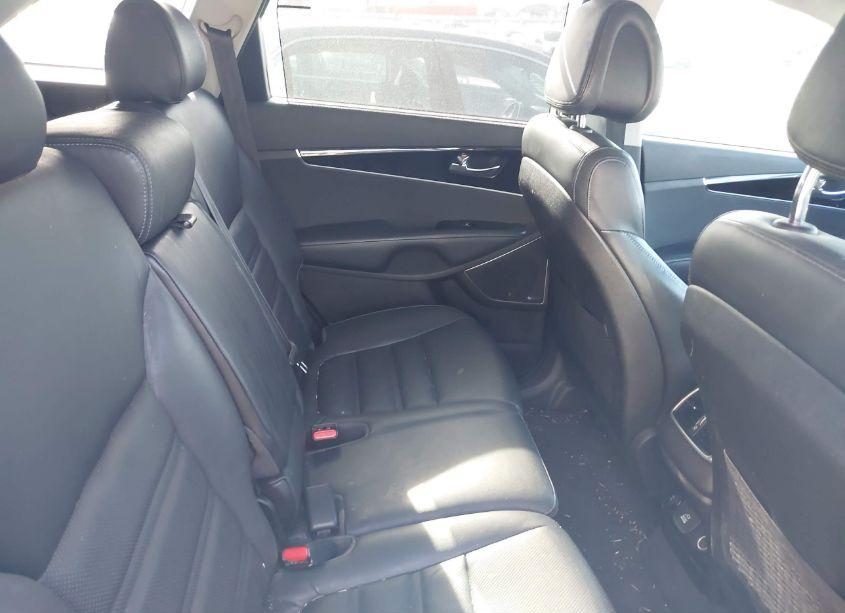 Photo 8 of 2016 Kia Sorento 3.3L SX (VIN 5XYPK4A53GG100771)