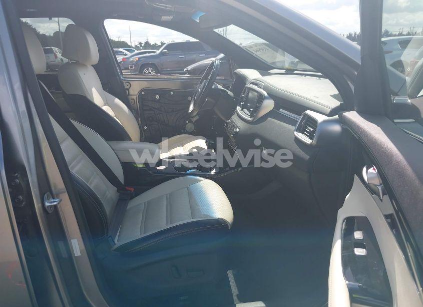 Photo 5 of 2017 Kia Sorento 3.3L SXL (VIN 5XYPK4A53HG202105)