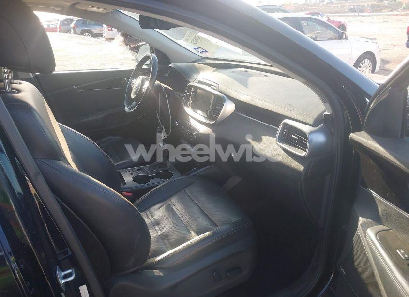 Photo 5 of 2017 Kia Sorento 3.3L SX (VIN 5XYPK4A53HG202945)