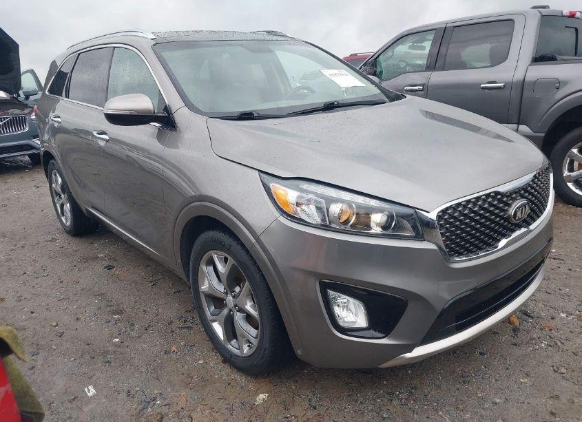 2017 Kia Sorento 3.3L SX (VIN 5XYPK4A54HG192605) main photo