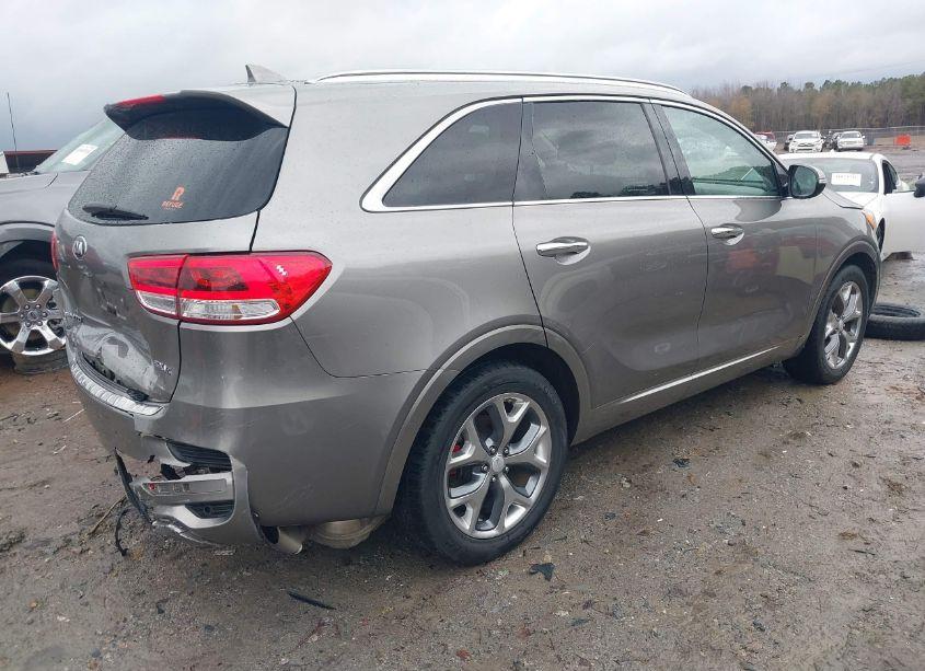 Photo 4 of 2017 Kia Sorento 3.3L SX (VIN 5XYPK4A54HG192605)