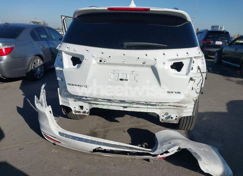 Photo 6 of 2016 Kia Sorento 3.3L SX (VIN 5XYPK4A55GG083584)