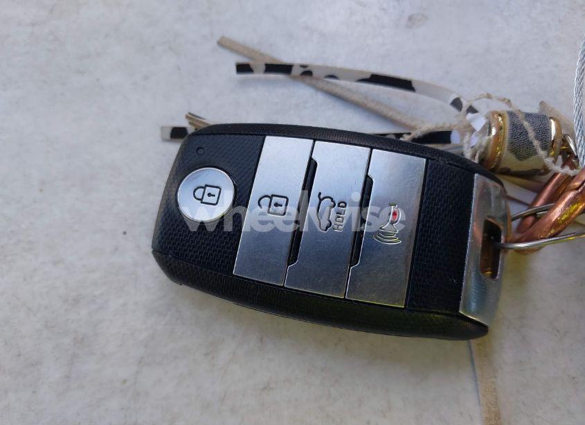 Photo 11 of 2017 Kia Sorento 3.3L SXL (VIN 5XYPK4A56HG309519)