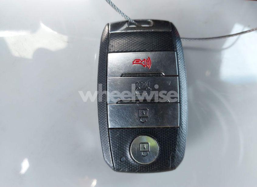 Photo 11 of 2019 Kia Sorento 3.3L SXL (VIN 5XYPK4A56KG449299)