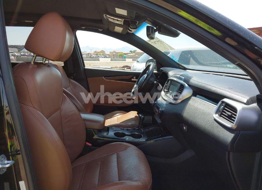Photo 5 of 2019 Kia Sorento 3.3L SXL (VIN 5XYPK4A56KG449299)