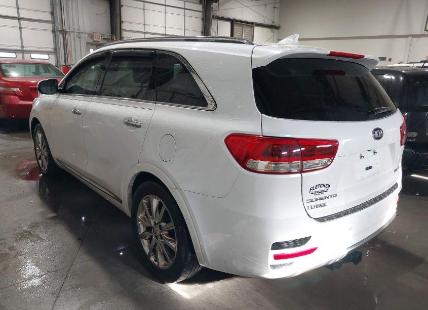 Photo 3 of 2018 Kia Sorento 3.3L SXL (VIN 5XYPK4A57JG398328)