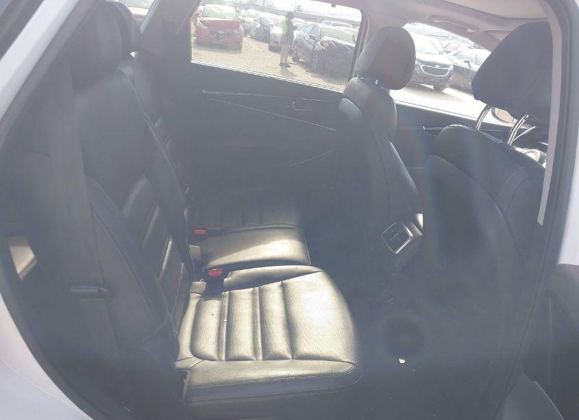 Photo 8 of 2016 Kia Sorento 3.3L SX (VIN 5XYPK4A58GG102421)