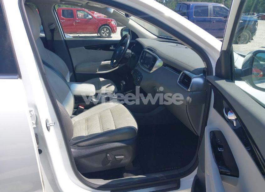 Photo 5 of 2016 Kia Sorento 3.3L SX (VIN 5XYPK4A58GG114102)